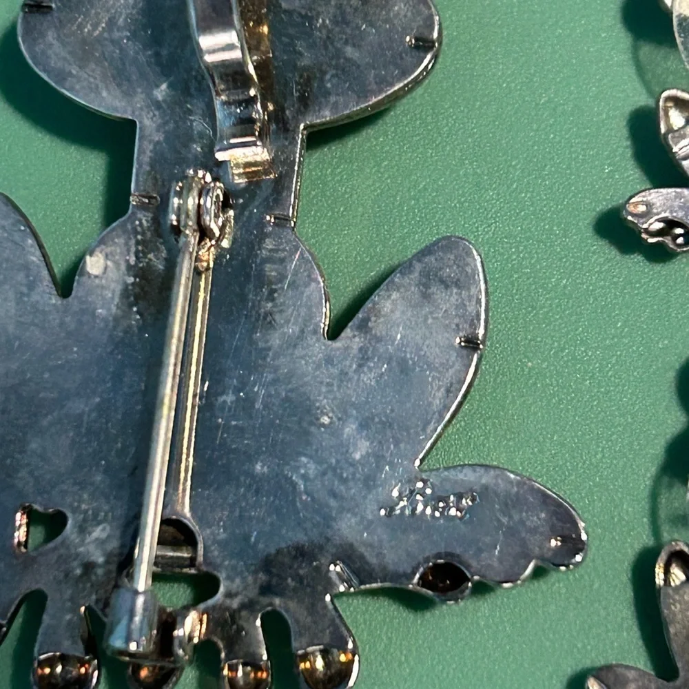 Lot of Jewelry Some Signed Frog Brooch With Earrings Cat Dog Brooch Heart Set - Picture 7 of 7